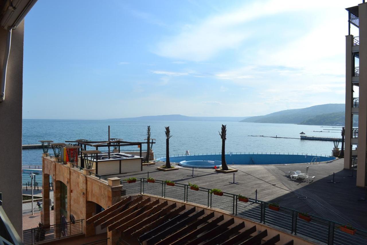 Port Balchik Apartment Экстерьер фото